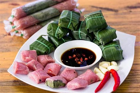 Nem Chua - How to Make Vietnamese Fermented Pork Roll