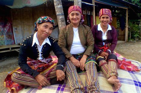 Yakan-tribe-Zamboanga-city-women - Travel Authentic Philippines