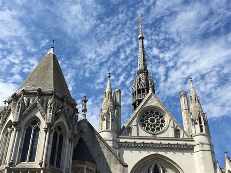 Take A Tour Of The Royal Courts Of Justice | Londonist