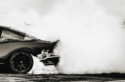 How to Do a Burnout: The Complete Guide – Autowise