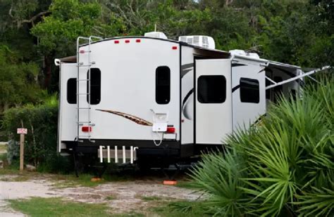 10 Best Small Travel Trailers With Slide Out - Camper Grid