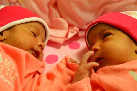 Lanka Hospitals Fertility Centre delivers 800th baby through IVF | Daily FT