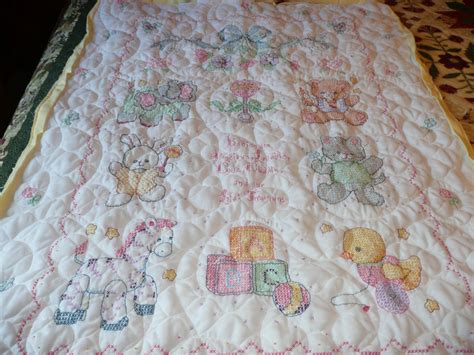 Acorn Ridge Quilting: Liz's Embroidered Baby Quilt