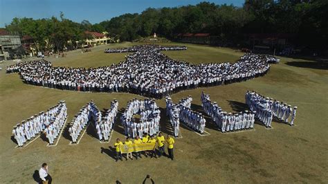 All About Juan » [LOOK] University of Antique breaks Guinness Largest Human Anchor in the World ...