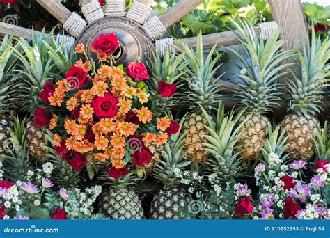 Old Wooden Cart Full of Flowers Stock Image - Image of decor, western: 110252953