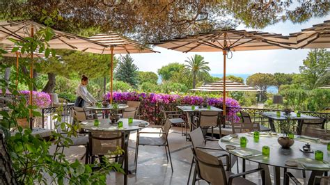 Cap-Ferrat Fine Dining Restaurant | La Veranda at Four Seasons Hotel