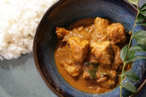 Chicken Xacuti Recipe - Goan Chicken Curry by Archana's Kitchen