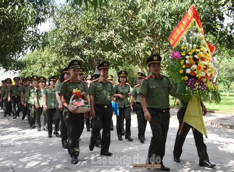 Về Kim Liên thăm quê Bác những ngày tháng Năm