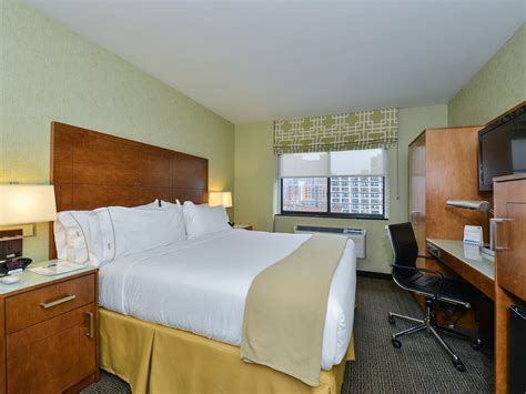Holiday Inn Express Manhattan Midtown West Guest Room & Suite Options