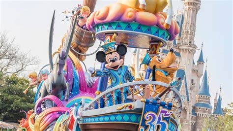 Get 20 percent off Tokyo Disneyland and DisneySea tickets now