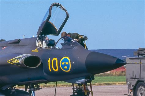 Saab 35 Draken - Aircraft Recognition Guide