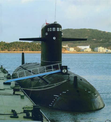 Chinese Type 091 Han Class Nuclear-Powered Submarine | Global Military Review