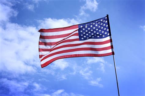 File:American flag.jpg - Wikimedia Commons