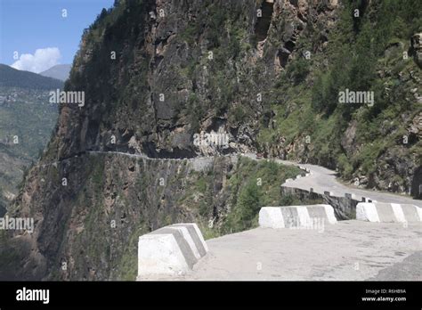 Treacherous mountain roads in Kinnaur, Himachal Pradesh, India Stock ...