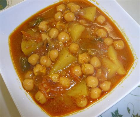 Garbanzo (chickpea) Hearty Soup With Potatoes | Garbanzo soup recipe ...