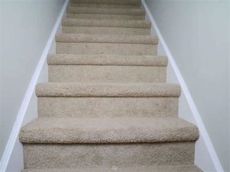 How To Easily Clean Carpet On Stairs - The DIY Nuts