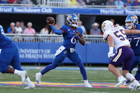 Kansas Quarterback Jalon Daniels Leaves Game After Crushing Hit - The Spun