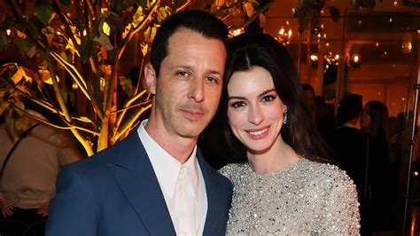 Details Behind Anne Hathaway And Jeremy Strong's Real-Life Friendship