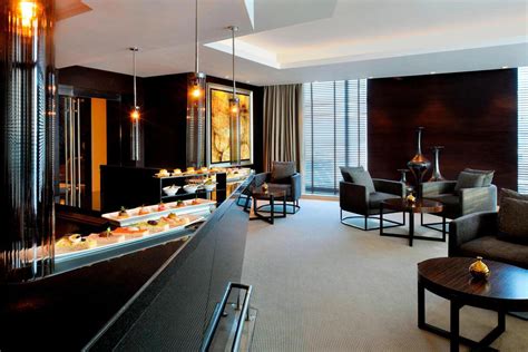 JW Marriott Marquis Hotel Dubai Executive Club Lounge | Best Executive ...