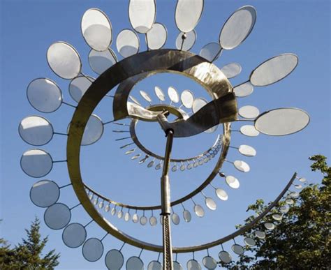 Anthony Howe's Dazzling Kinetic Sculptures Come to Life with a Gust of Wind