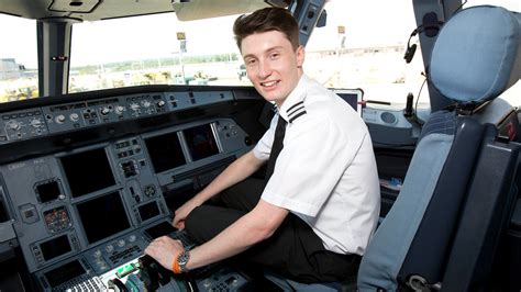 High-flying teen becomes UK's youngest airline pilot - ITV News