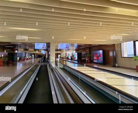 Jinnah International Airport Karachi Departure lounge Stock Photo - Alamy