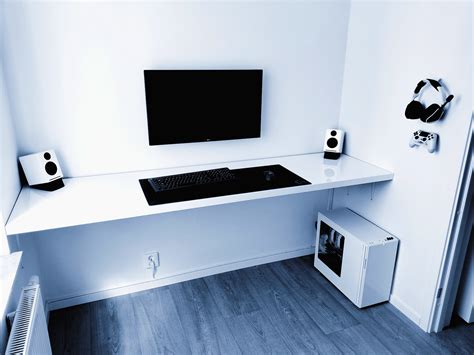 It don't matter if it's black or white. in 2020 | Gaming desk white, Room setup, Battlestation