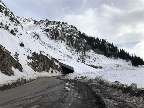 Red Mountain Pass - Avalanche Shed - 03-26-19 : r/Colorado