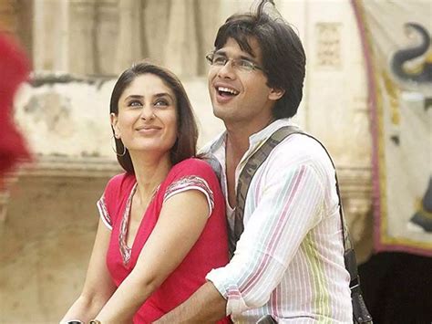 16 Years of Jab We Met: 10 Unforgettable Stills from the Shahid Kapoor, Kareena Kapoor film ...