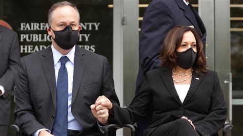 Kamala Harris, husband test negative for coronavirus | KTLA