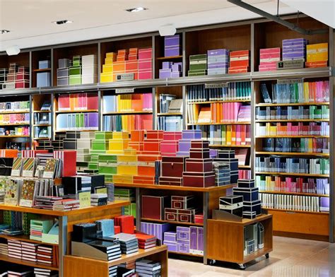 LEMAYMICHAUD | Montréal | Retail | Store | Paper | Stationary | Display ...