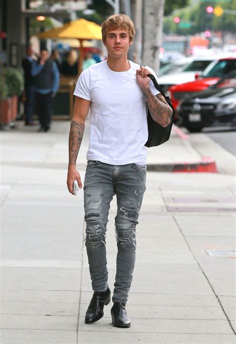 Justin Bieber Wore Heels and Skinny Jeans in Beverly Hills | Teen Vogue