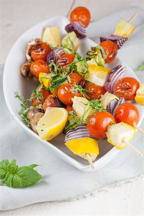 Chargrilled vegetable kebabs - ohmydish.com