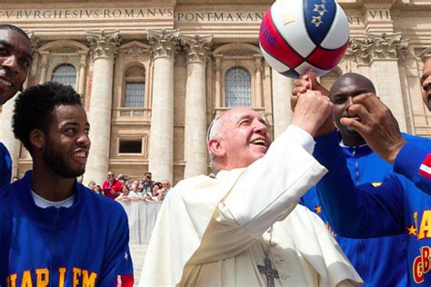 Pope Francis named honorary Harlem Globetrotter | PhillyVoice