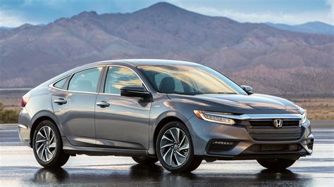 Honda Insight 3 (2024) характеристики и цена, фотографии и обзор