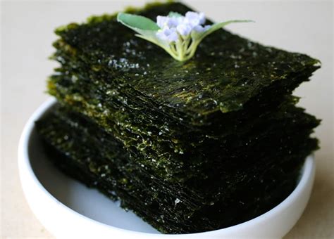 Roasted seaweed sheets (Gim-gui) recipe - Maangchi.com