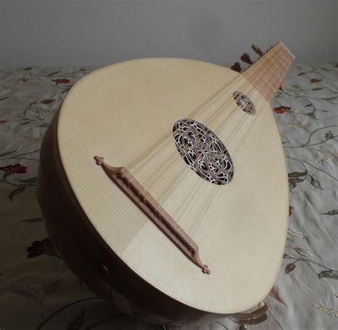 Buying a Lute: Medieval Lute