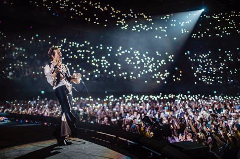 Harry Styles. on Twitter: "Amsterdam, Live On Tour.… " Harry Styles ...