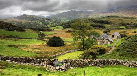 Dolgellau Travel Guide | Dolgellau Tourism - KAYAK