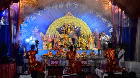 Bangladesh: Mob vandalise Durga Puja pandals, govt warns of tough ...