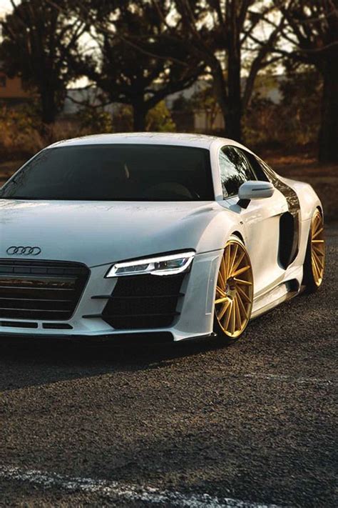 Audi R8 with Gold RIms | Audi cars, Luxury cars audi, Audi