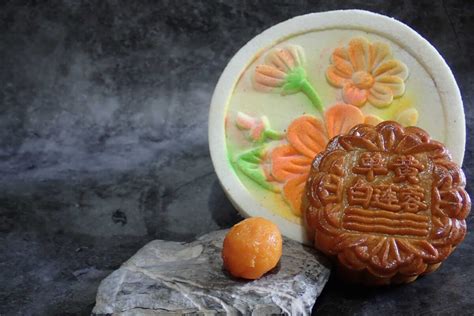 Mid-Autumn Festival: An Insider's Guide to Mooncakes and More