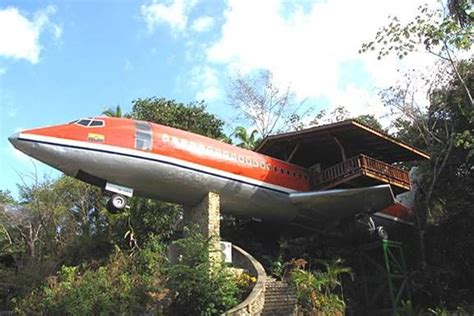 Pin by Angie Riemersma on Treehouses | Airplane house, Houses in costa ...