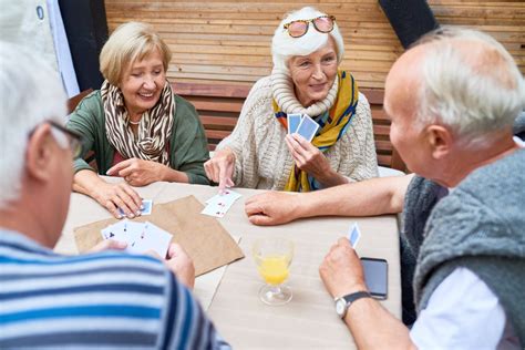 20 Fun Games to Play with Seniors | Lighthouse Senior Living