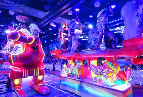 The Craziest show we've ever seen - Tokyo's Robot Restaurant