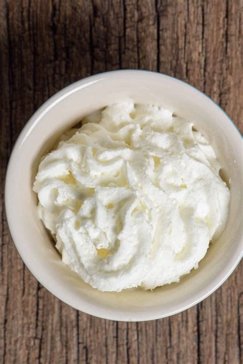 Homemade Cool Whip Frosting - IzzyCooking