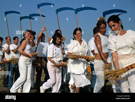 Shavuot (Feast of Weeks) celebration, Israel Stock Photo - Alamy