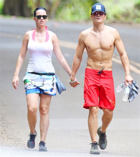 Katy Perry, Orlando Bloom Hold Hands on Romantic Hike in Hawaii: Photos