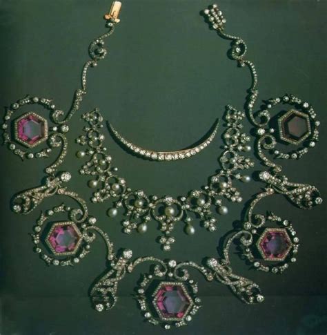 17 Best images about IMPERIAL RUSSIA....THE ROMANOV JEWELS on Pinterest ...