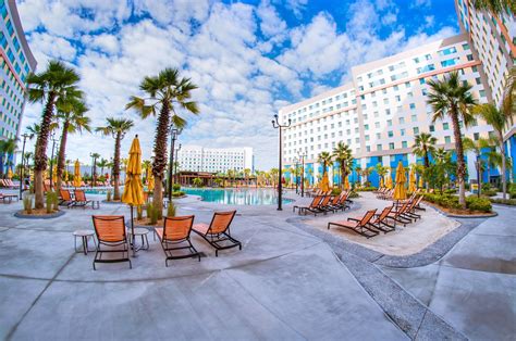 Universal’s Endless Summer Resort – Dockside Inn and Suites